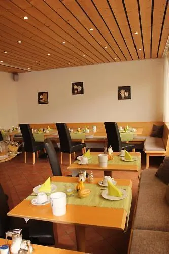Hotel Am Hachinger Bach By Blattl