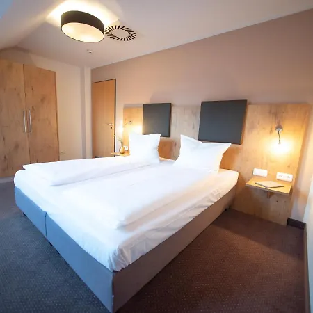 Hotel Am Hachinger Bach 3*