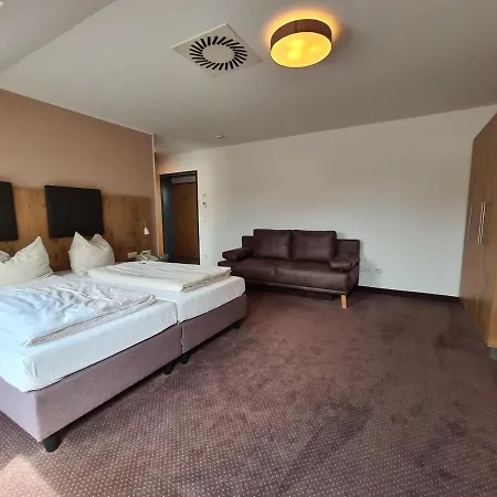 Hotel Am Hachinger Bach 3*