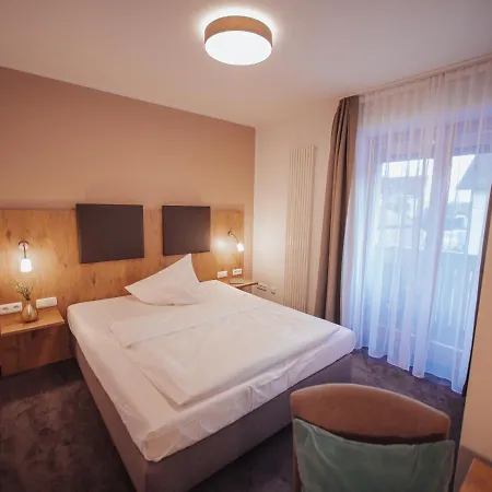 Hotel Am Hachinger Bach By Blattl