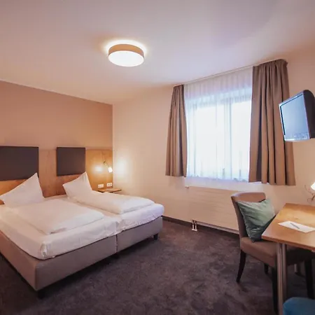 Hotel Am Hachinger Bach 3*