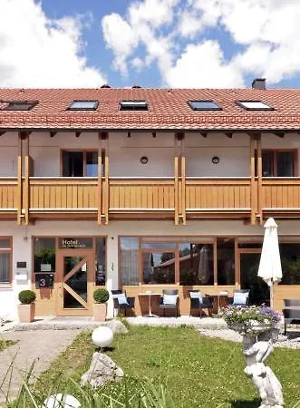 Am Hachinger Bach 3*