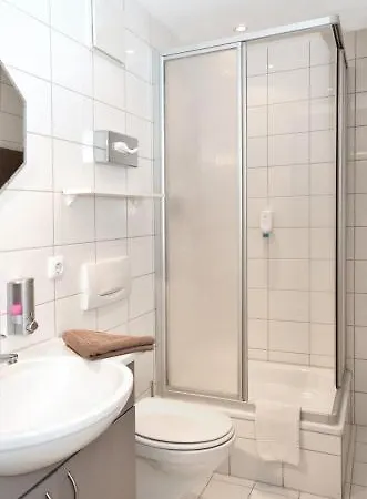 Am Hachinger Bach By Blattl Hotell