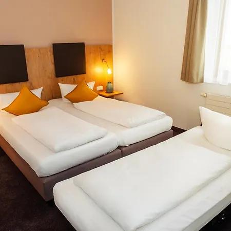 Am Hachinger Bach 3*
