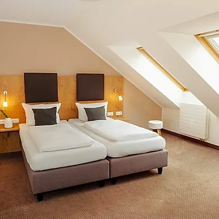 Hotel Am Hachinger Bach By Blattl