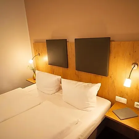 Hotel Am Hachinger Bach By Blattl 3*