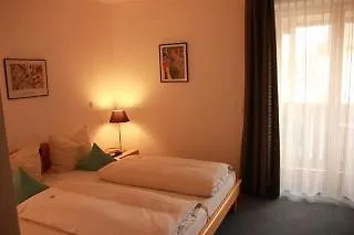 Hotell Am Hachinger Bach By Blattl